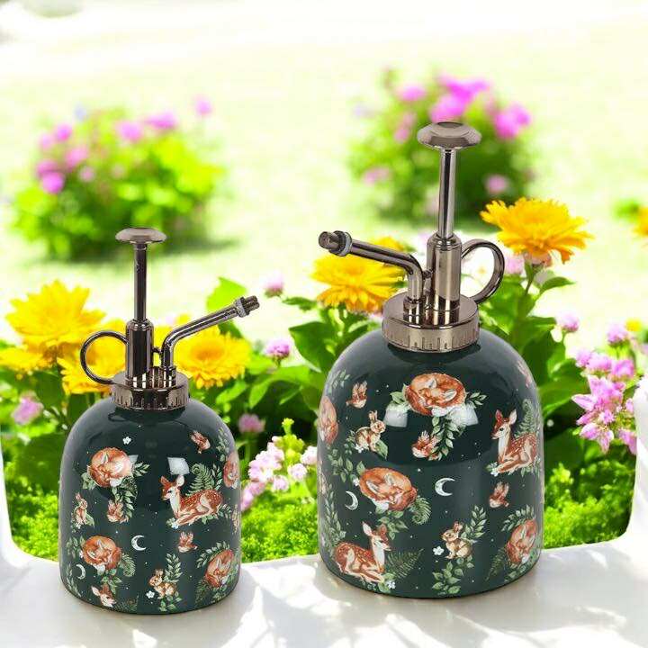 🌿 Woodland Ceramic Plant Mister – For Nature Lovers and Green-Thumbed Souls