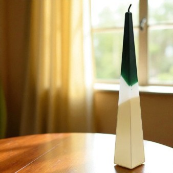 32cm Green & Gold Pyramid Candle