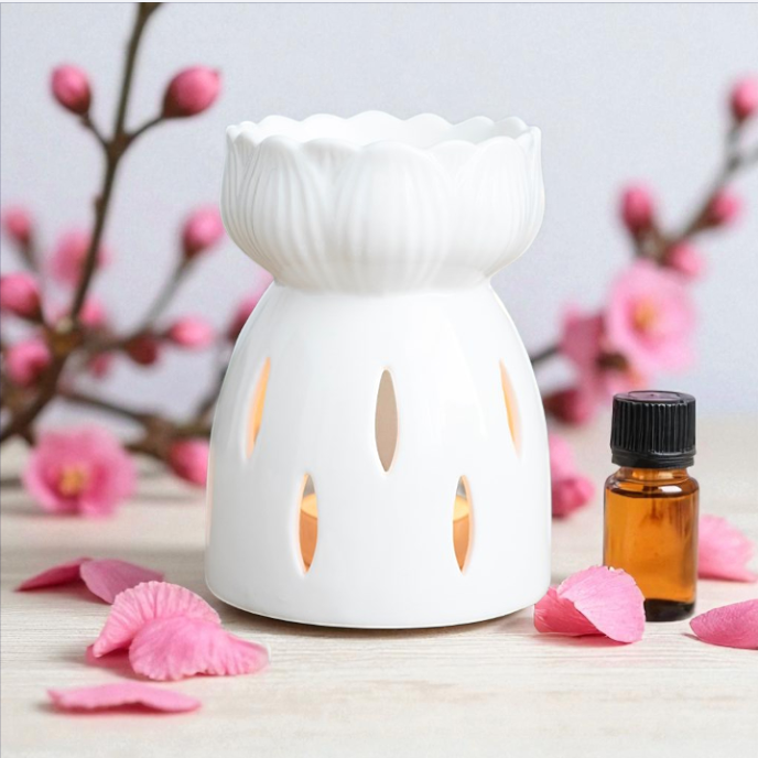 White Gloss Lotus Flower Oil Burner – Elegant Ceramic Décor