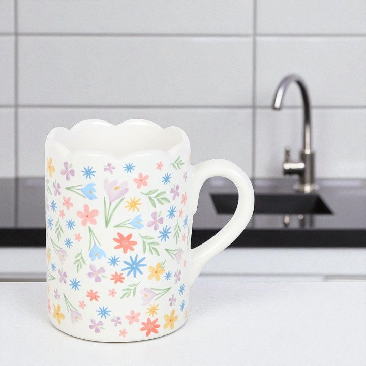 Pastel Bloom Scalloped Ceramic Mug – Spring Floral Design