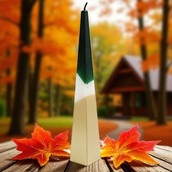 32cm Green & Gold Pyramid Candle